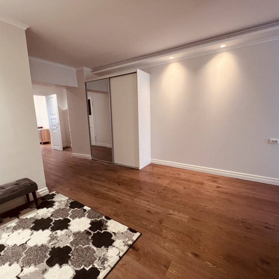 03045EB9-DFBC-4313-A3C6-26B1B253C5D0_1_105_c