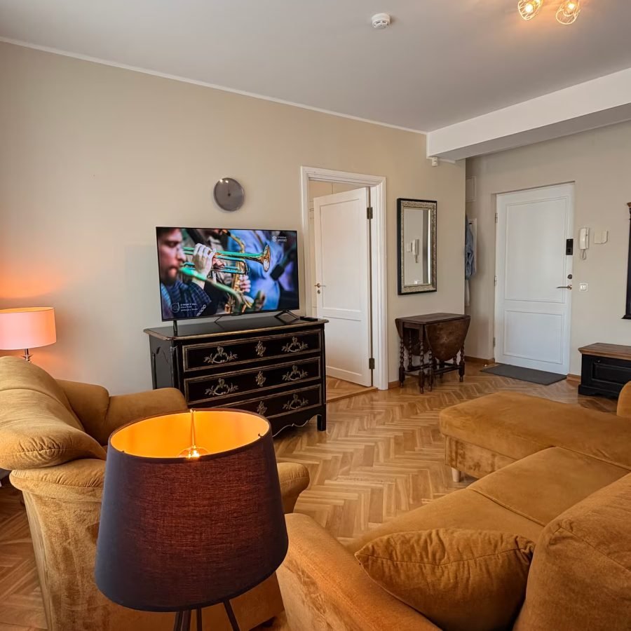 Charming Old Town Apartment – Living room
