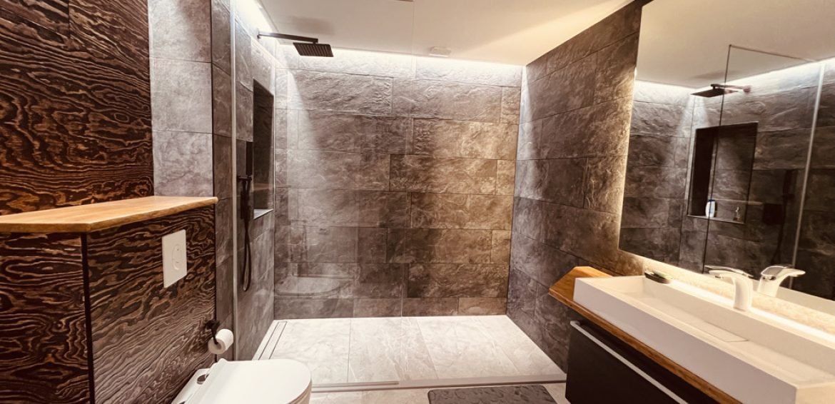 D987831B-1581-4481-A7C2-739643F333E8_1_105_c